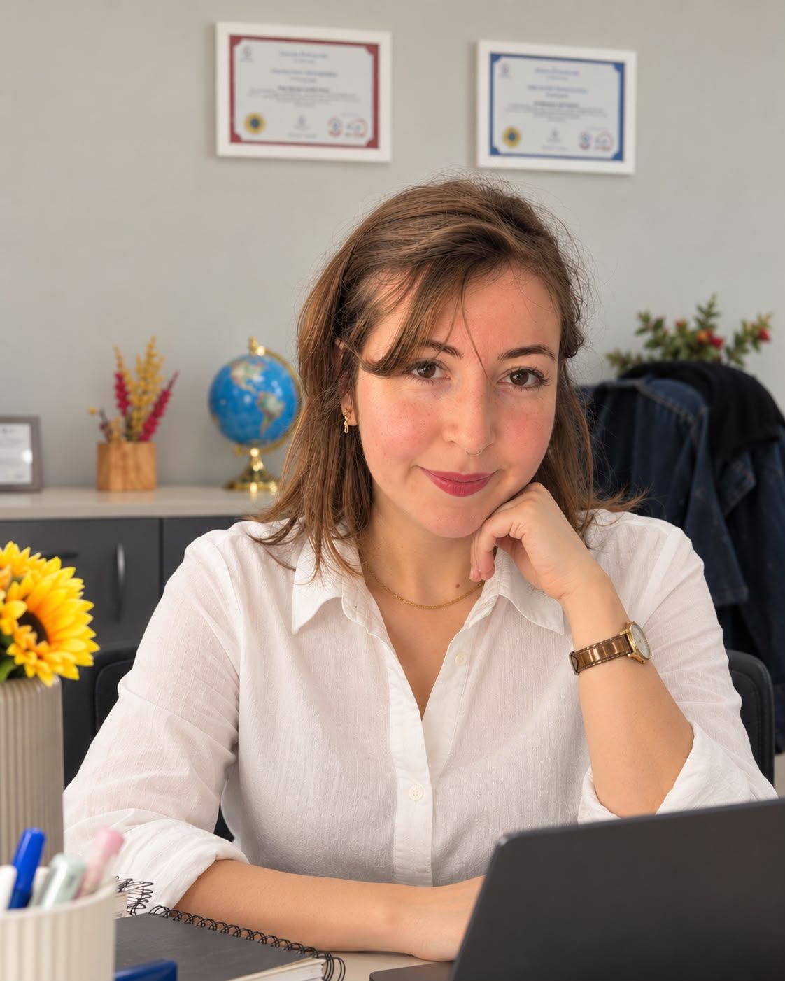 Samsun eğitim koçu Rabia Kaya çalışma masasında